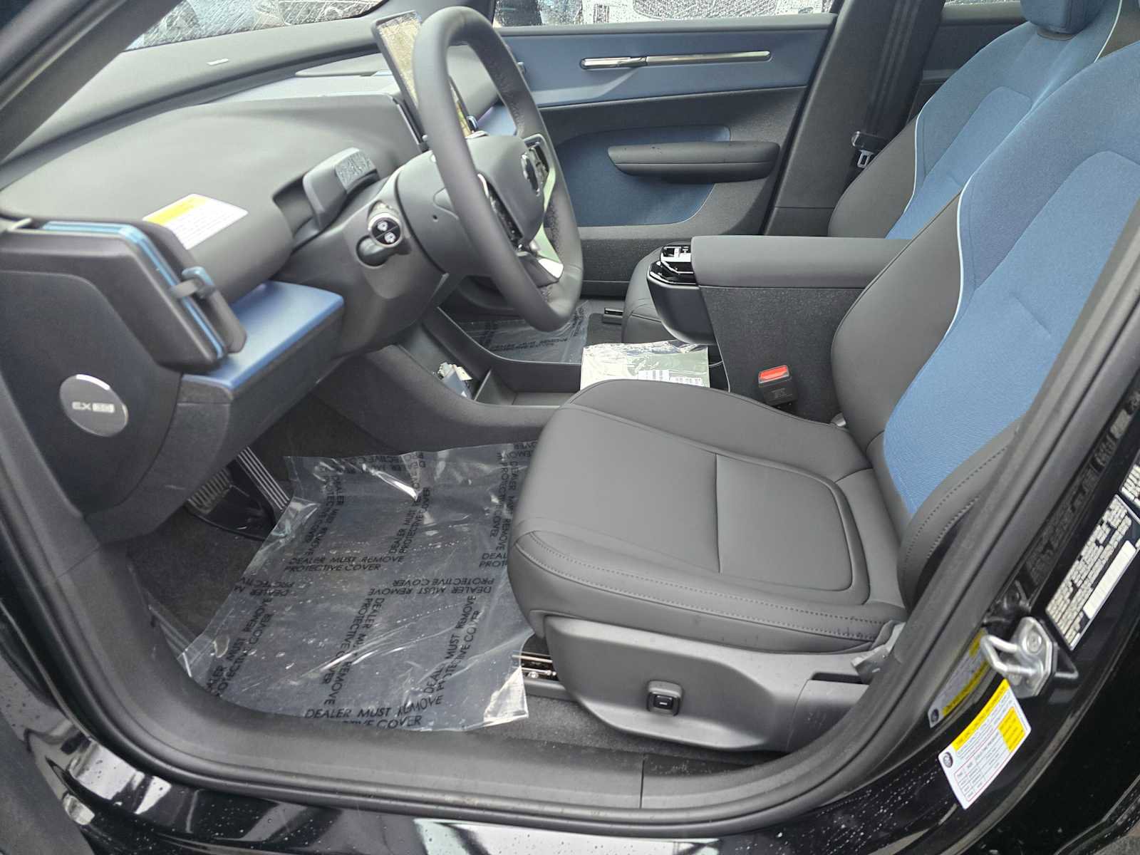 New 2026 Volvo EX30 Plus w/ Protection Package Premier RWD image 22
