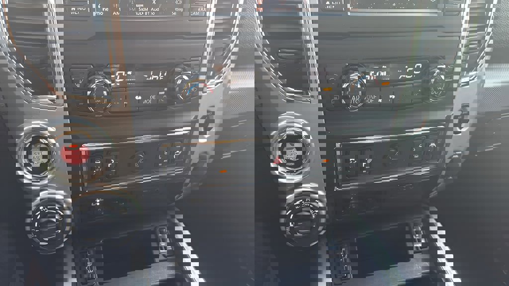 Used 2019 Nissan Titan PRO-4X w/ Pro-4x Convenience Package image 22