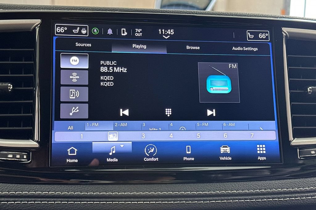 Used 2023 Chrysler Pacifica Touring-L FWD image 22