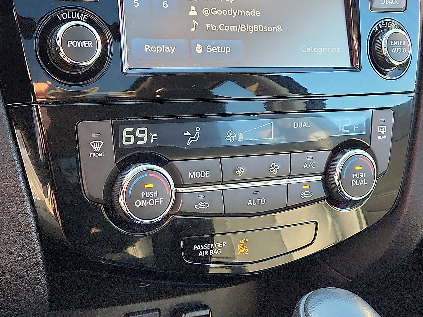 Used 2016 Nissan Rogue SL w/ SL Premium Package image 16