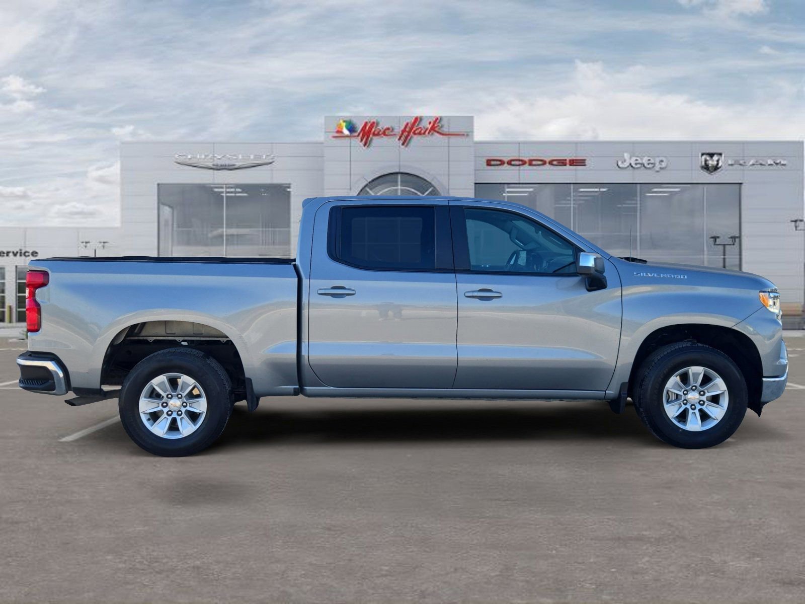 Used 2025 Chevrolet Silverado 1500 LT RWD image 6