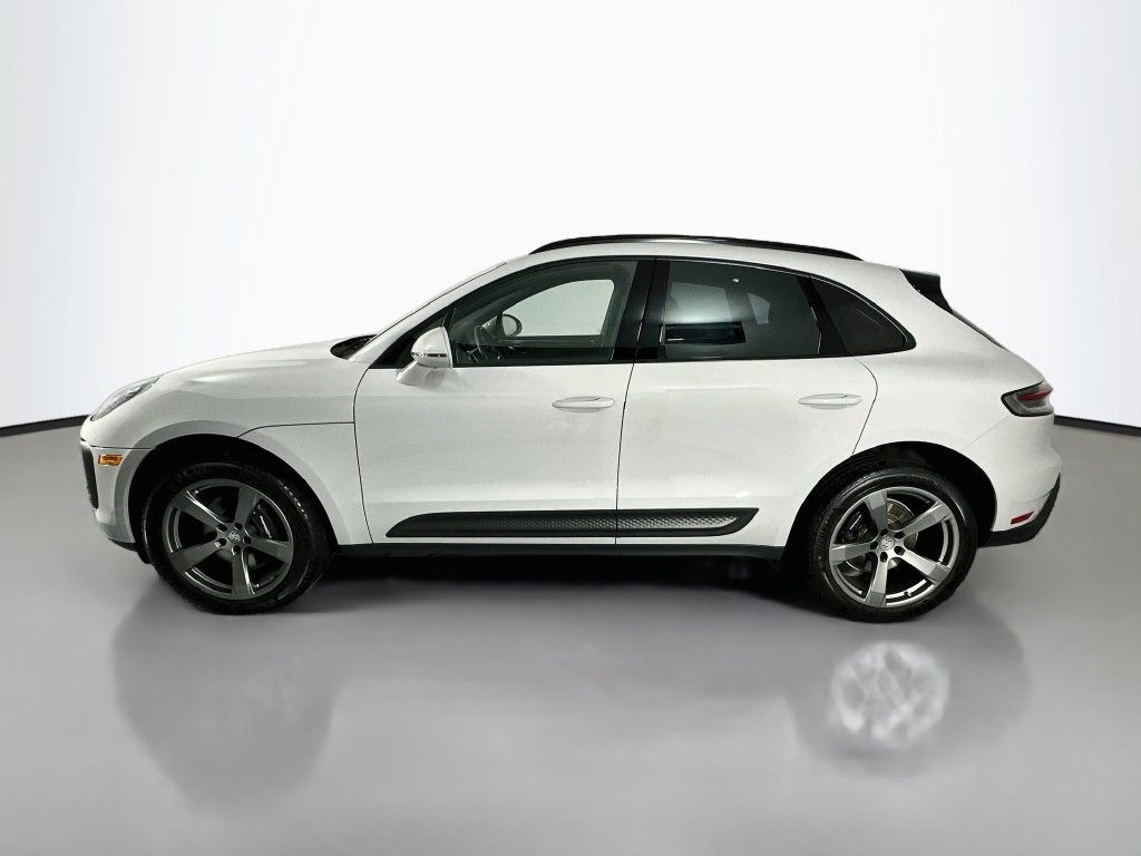 Certified 2023 Porsche Macan AWD/4WD image 2