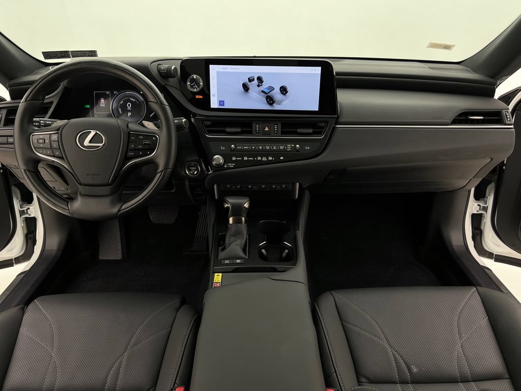 Used 2025 Lexus ES 300h w/ Luxury Package FWD image 22