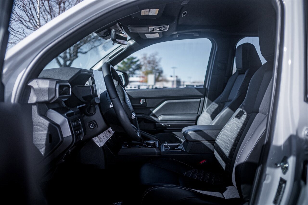 Used 2025 Toyota 4Runner TRD Off-Road Premium image 14