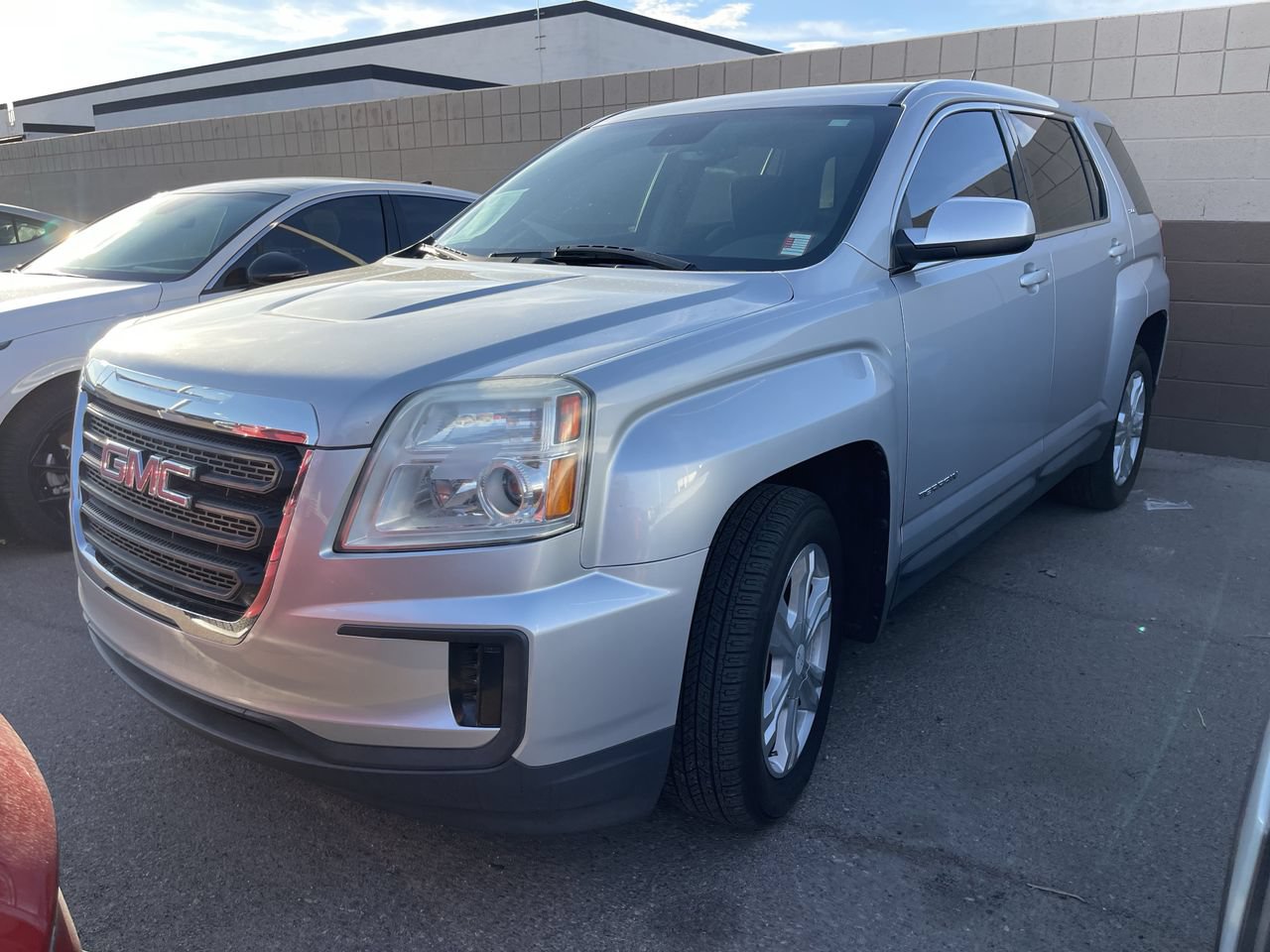 Used 2017 GMC Terrain SLE FWD image 3