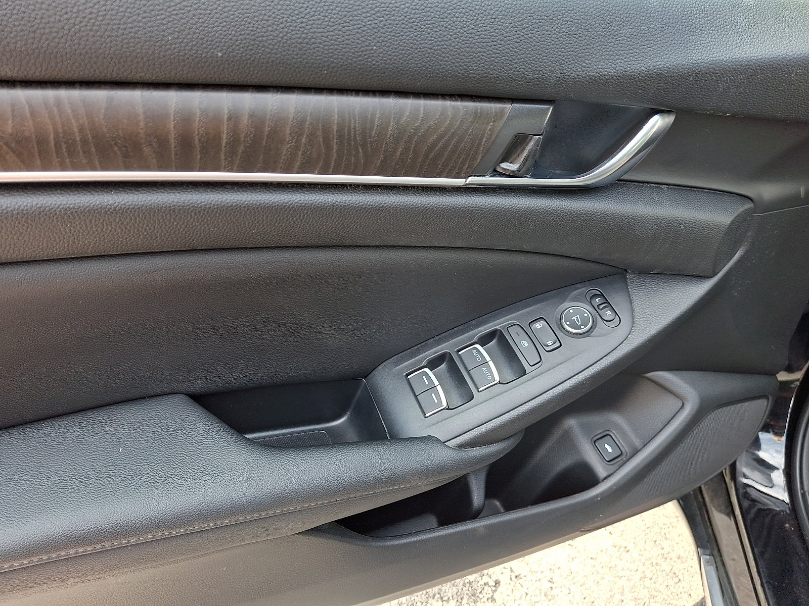 Used 2019 Honda Accord EX image 13