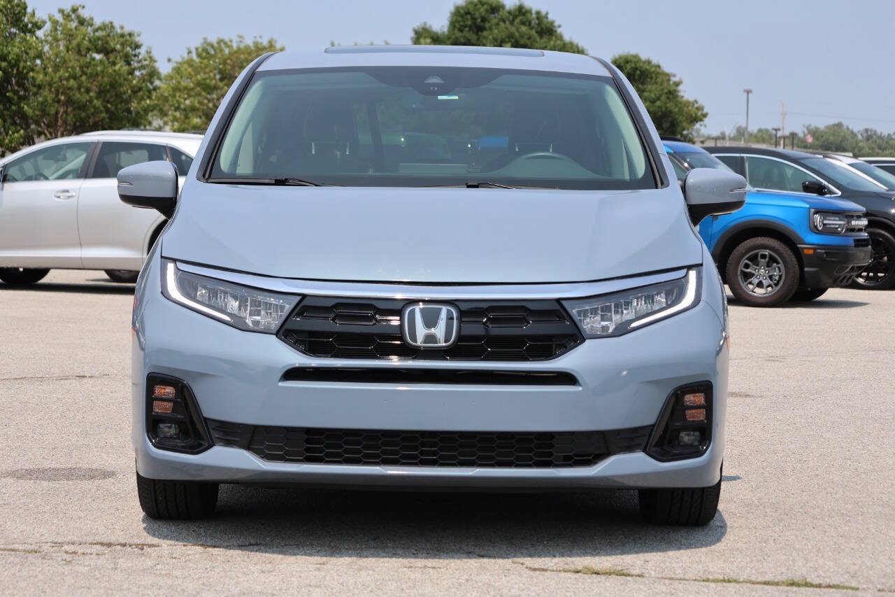 Used 2025 Honda Odyssey Elite image 2