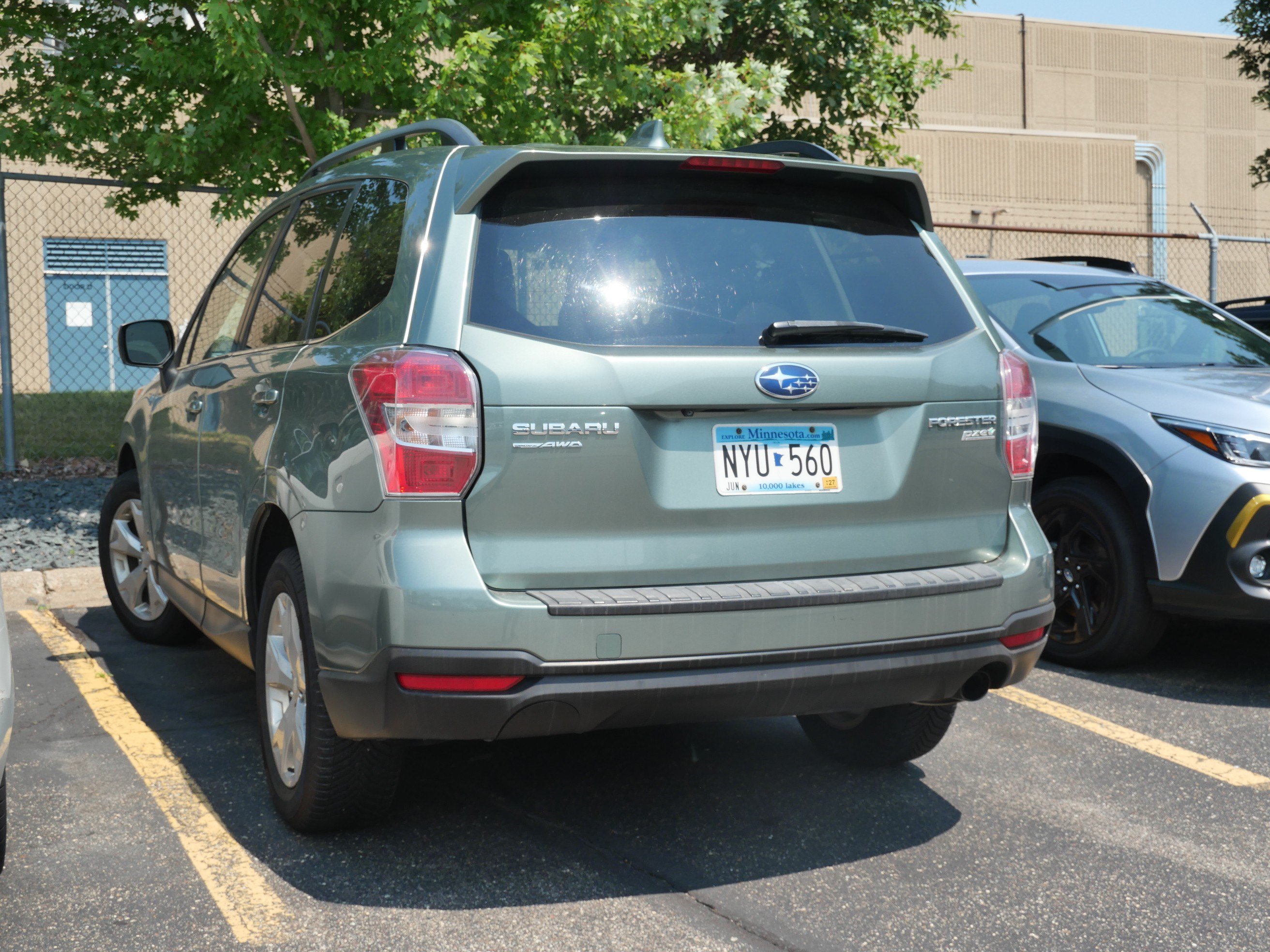 Used 2016 Subaru Forester 2.5i Limited w/ Popular Package #2 AWD/4WD image 3