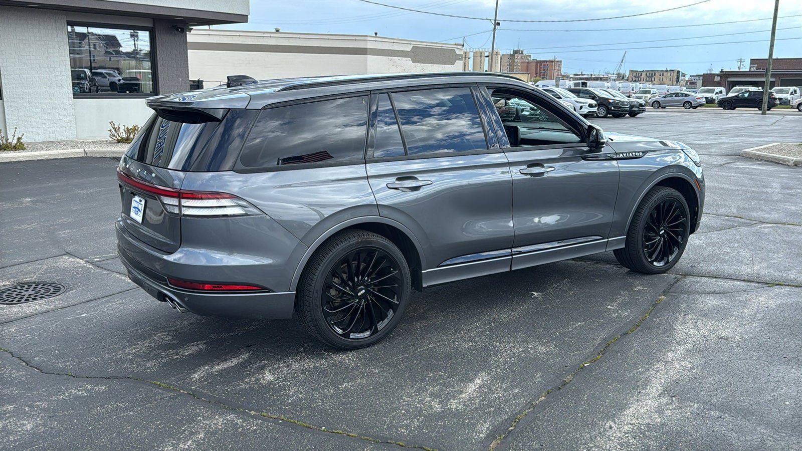 Used 2025 Lincoln Aviator Reserve w/ Jet Appearance Package AWD/4WD image 11