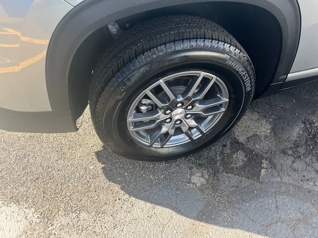 Used 2025 GMC Acadia Elevation image 34