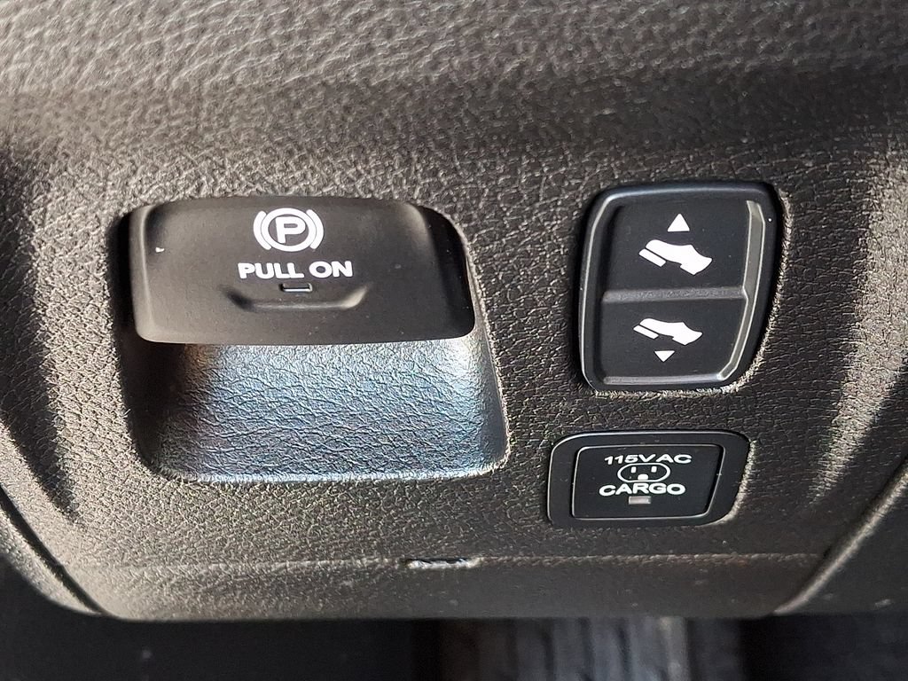 Used 2025 RAM 1500 Big Horn AWD/4WD image 31