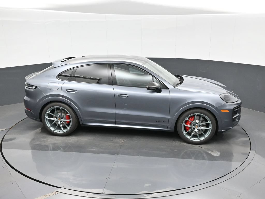 Certified 2026 Porsche Cayenne GTS AWD/4WD image 31