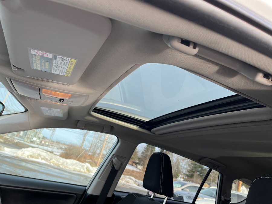 Used 2018 Toyota RAV4 XLE AWD/4WD image 9