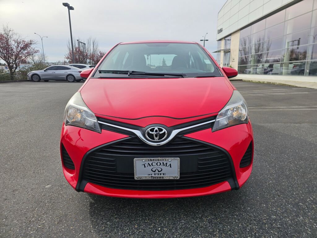 Used 2015 Toyota Yaris L image 2