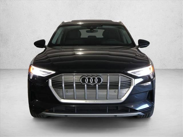 Used 2023 Audi e-tron Premium Plus w/ Premium Plus Package image 2
