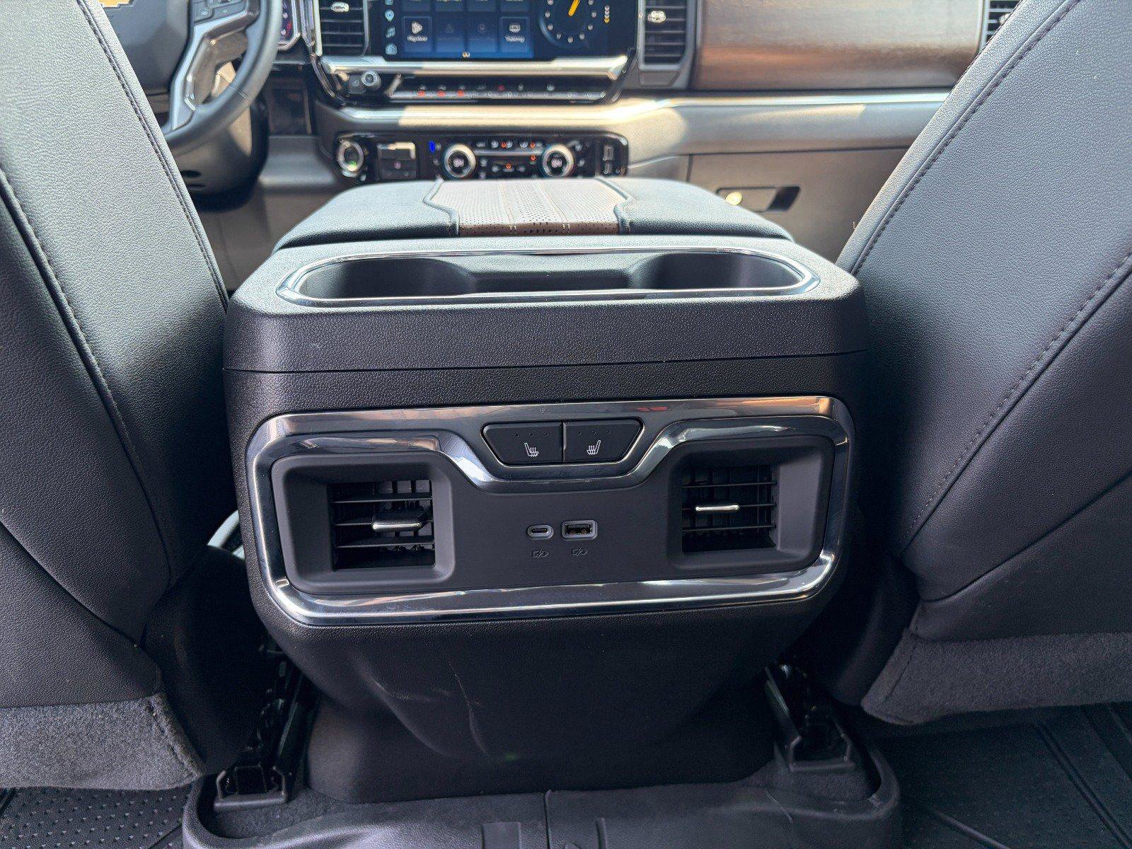Used 2025 Chevrolet Silverado 1500 High Country w/ Technology Package AWD/4WD image 24