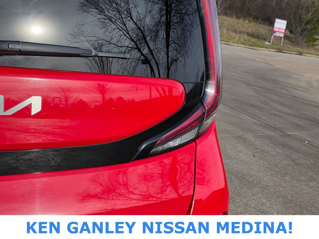 Used 2023 Kia Soul LX image 16