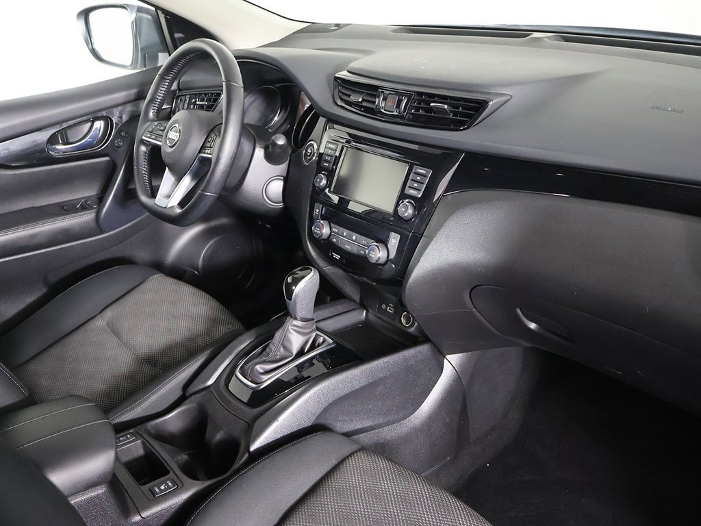 Used 2022 Nissan Rogue Sport SV image 25