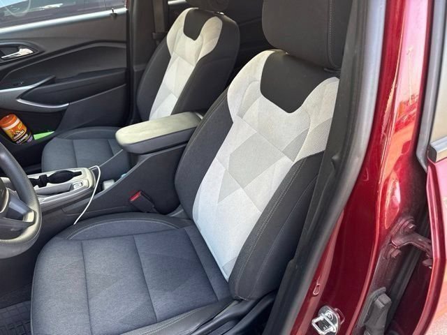 Used 2024 Chevrolet Trax LS w/ LS Convenience Package FWD image 10