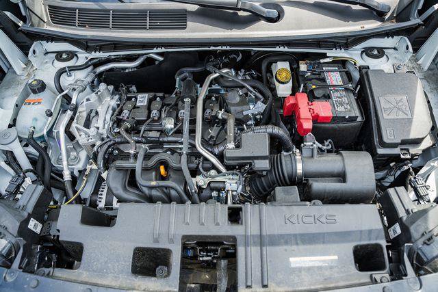 New 2025 Nissan Kicks SR w/ Illumination Package AWD/4WD image 17