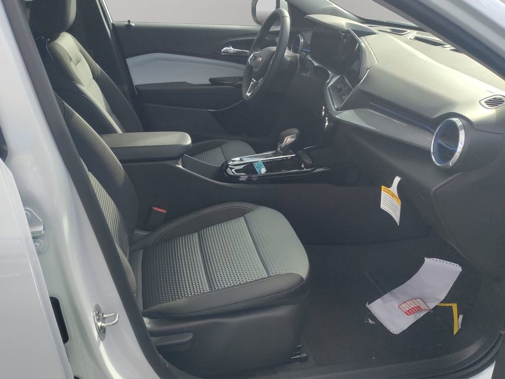 New 2025 Chevrolet Trax LT w/ Driver Confidence Package image 20