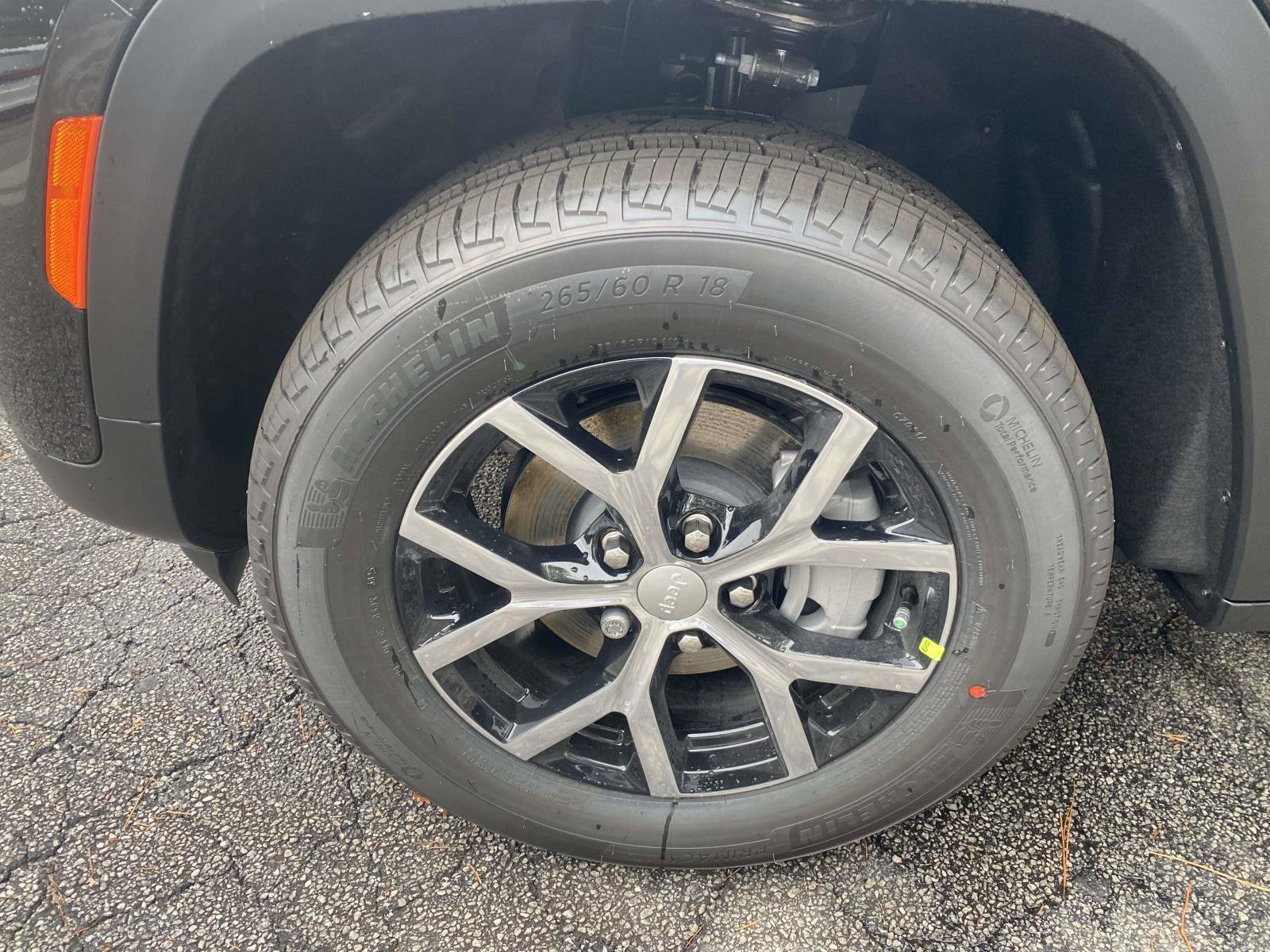 New 2025 Jeep Grand Cherokee Limited image 15