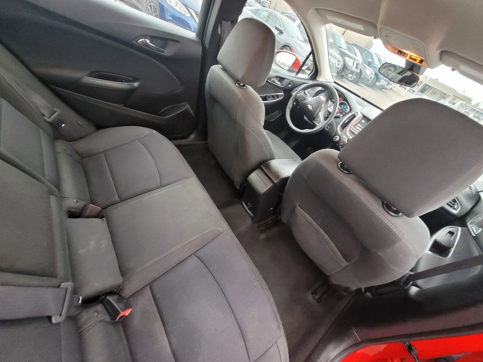 Used 2017 Chevrolet Cruze LT w/ Convenience Package image 6