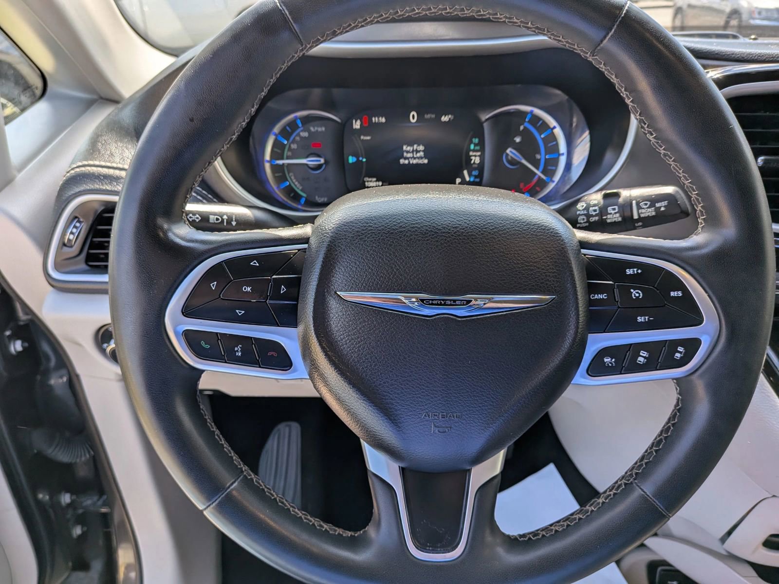 Used 2022 Chrysler Pacifica Touring-L w/ Uconnect Theater Family Group FWD image 57