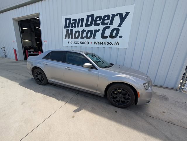Used 2017 Chrysler 300 S AWD/4WD image 17