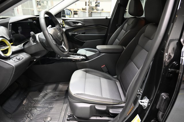 New 2026 Chevrolet Trax LT w/ Driver Confidence Package image 9