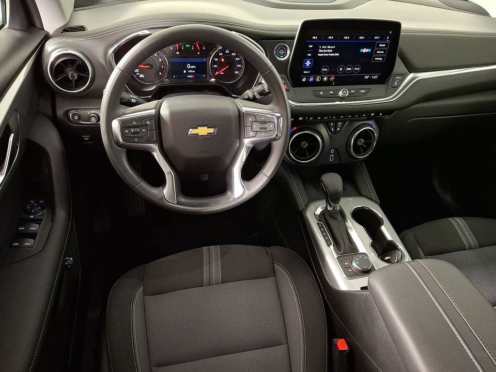 Used 2026 Chevrolet Blazer LT w/ Convenience Package AWD/4WD image 2