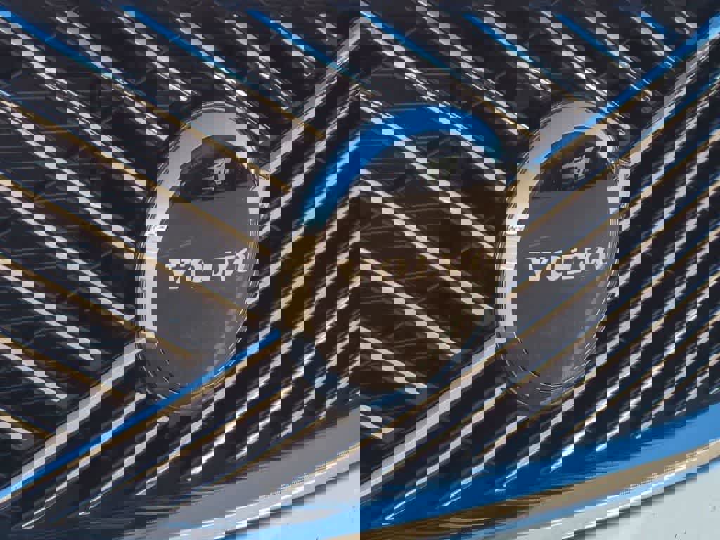 Certified 2025 Volvo XC90 B5 Core w/ Protection Package Premier image 10