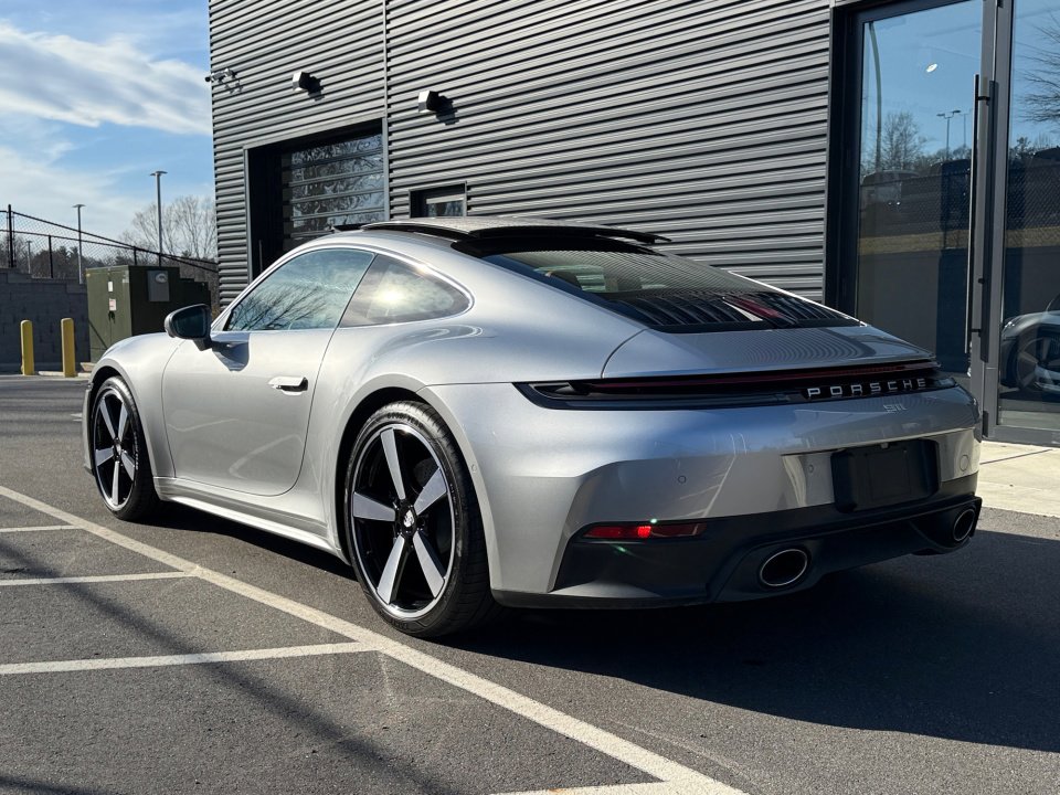 Certified 2025 Porsche 911 Carrera image 3