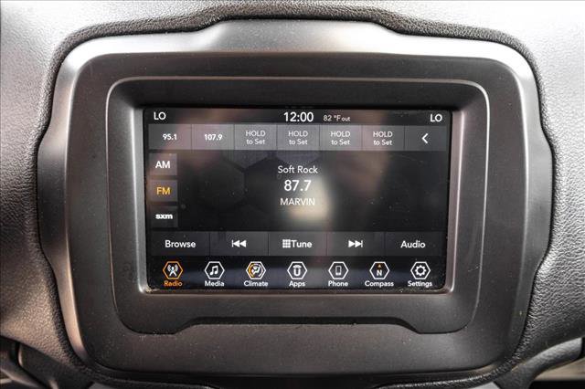 Used 2019 Jeep Renegade Latitude AWD/4WD image 19