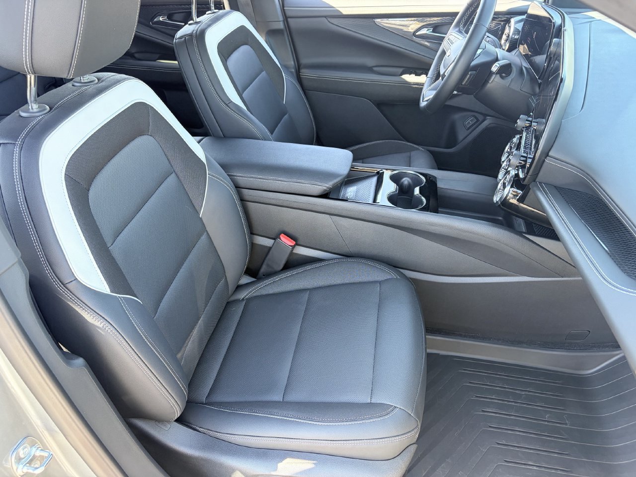 Used 2024 Chevrolet Blazer EV LT AWD/4WD image 10
