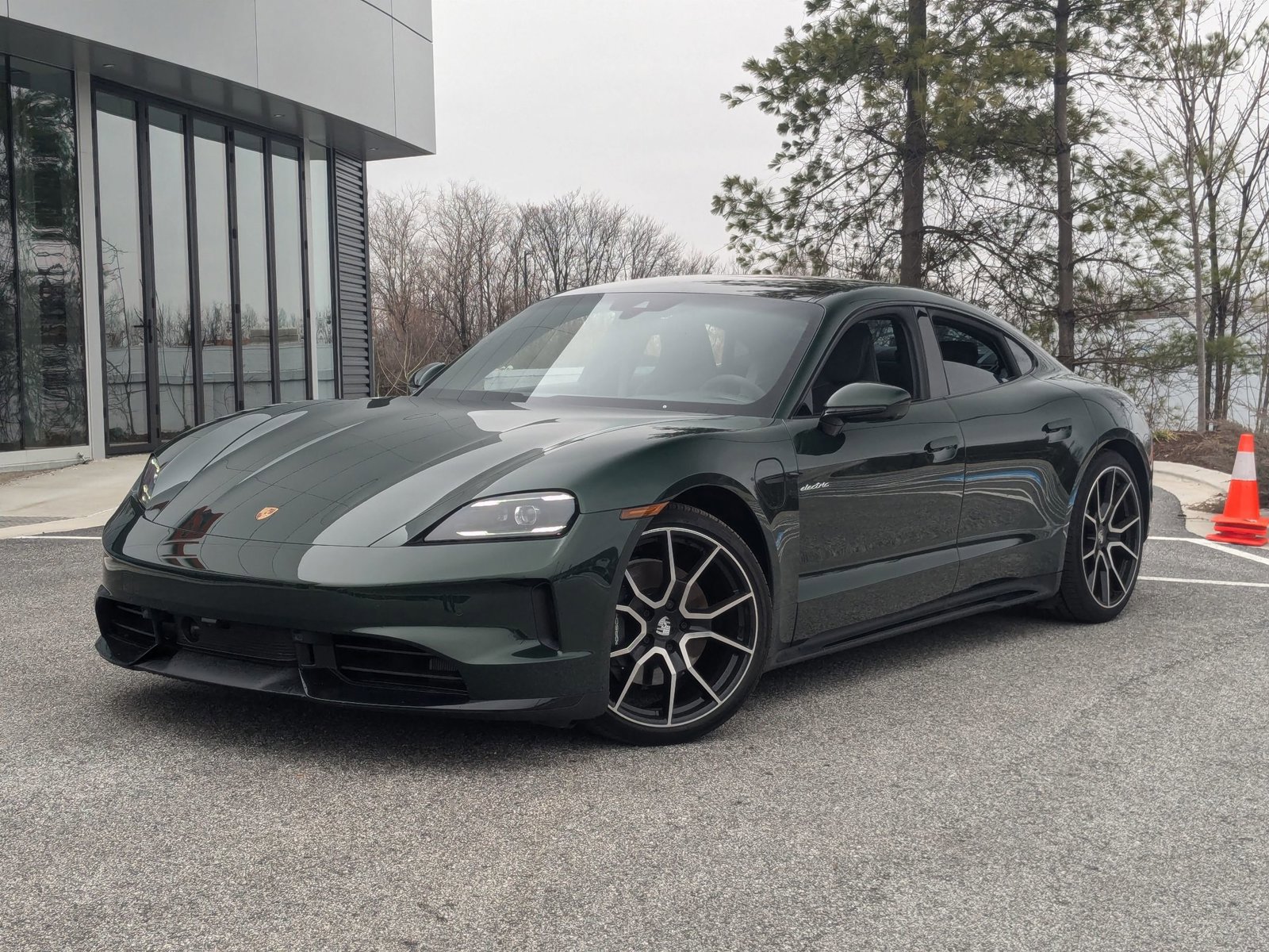 Used 2025 Porsche Taycan image 1