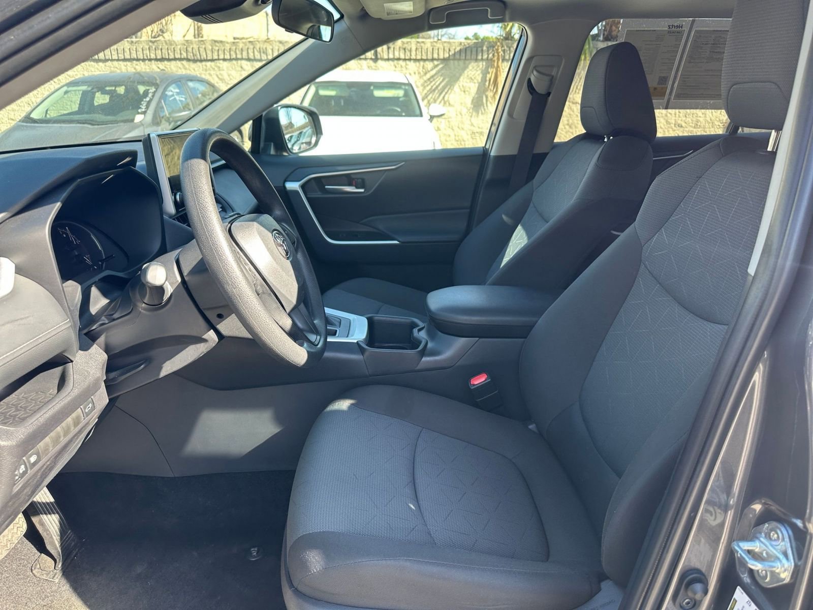 Used 2025 Toyota RAV4 XLE w/ Convenience Package image 28