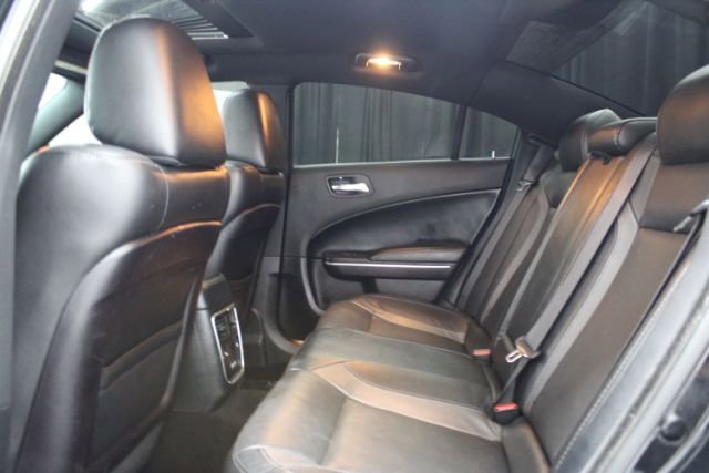 Used 2019 Dodge Charger SXT w/ Leather Interior Group RWD image 19