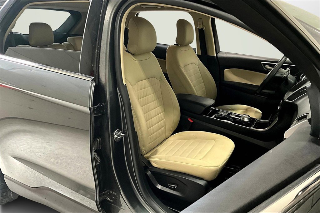 Used 2019 Ford Edge SEL image 27