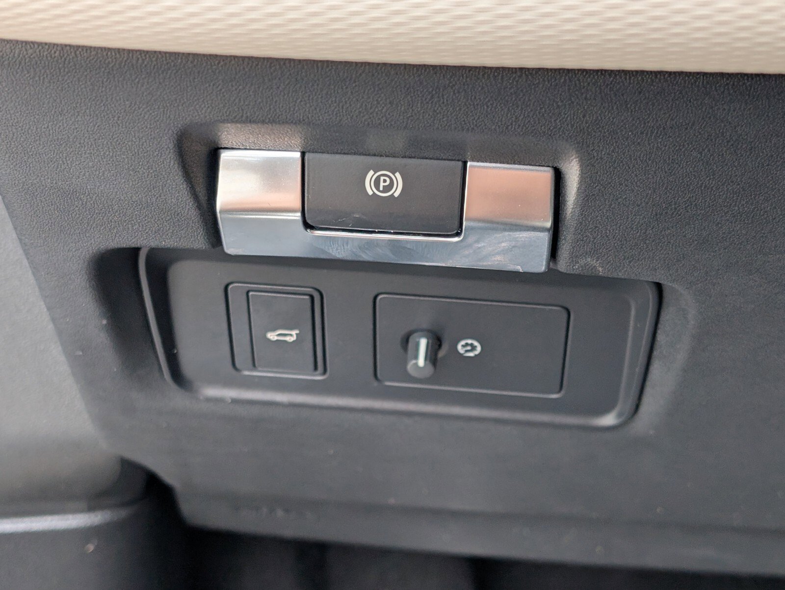 Used 2023 Land Rover Discovery Sport S R-Dynamic image 35