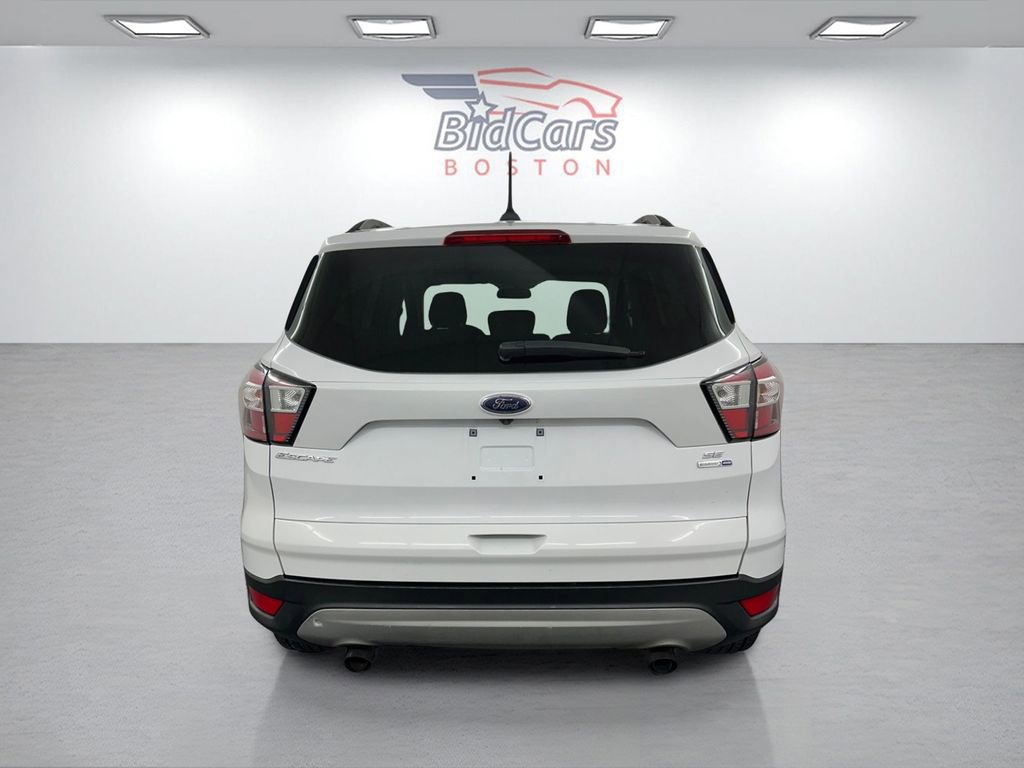 Used 2018 Ford Escape SE w/ SE Sync 3 Package AWD/4WD image 5