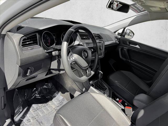 Used 2020 Volkswagen Tiguan SE AWD/4WD image 11