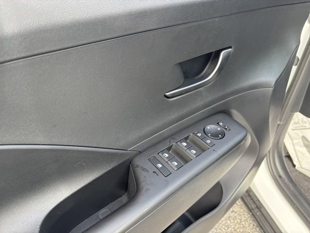 Used 2026 Hyundai Kona SE image 11