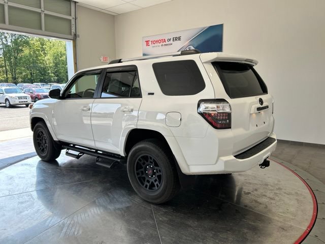Used 2023 Toyota 4Runner SR5 Premium w/ Moonroof Package AWD/4WD image 3