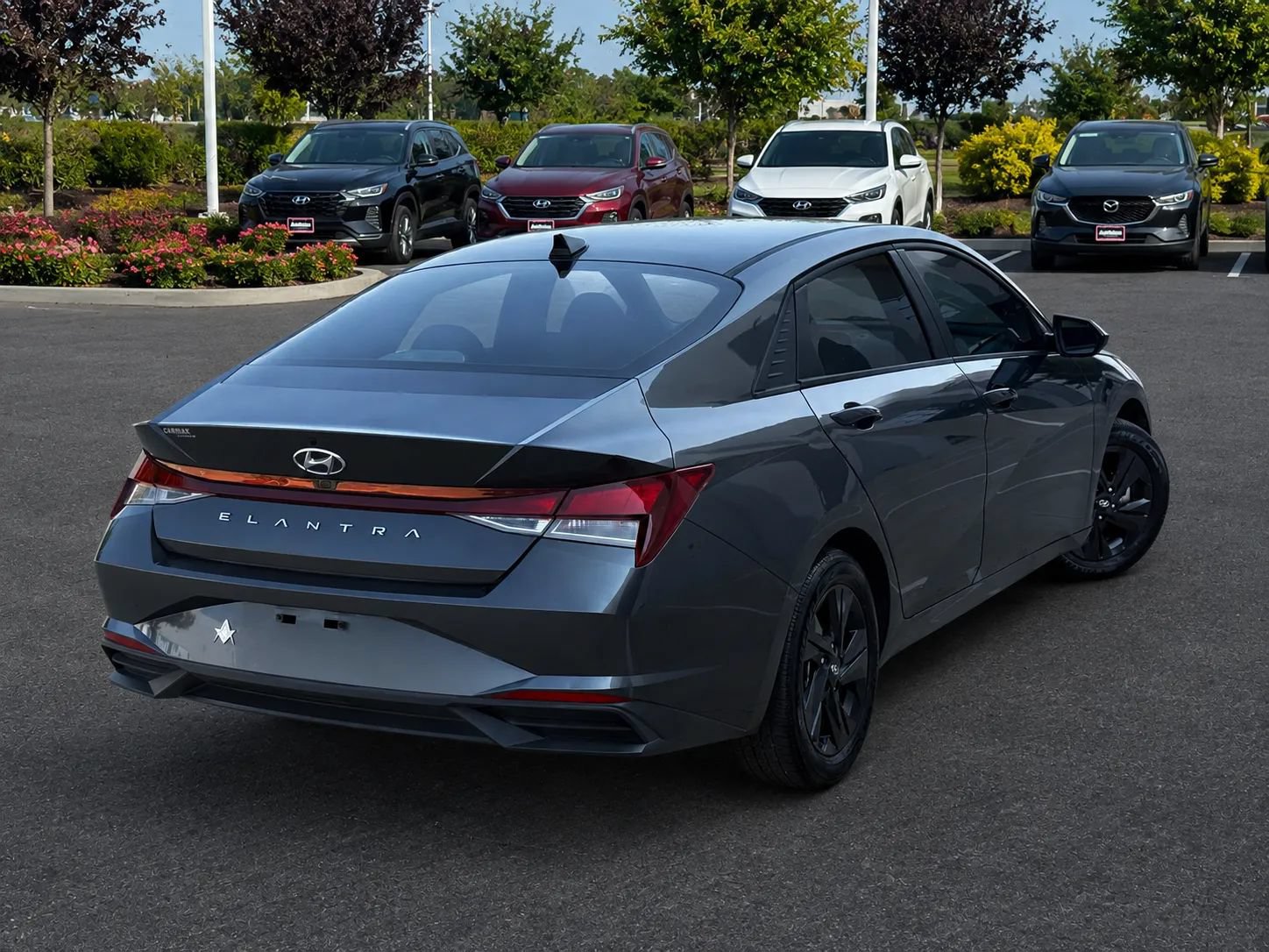 Used 2021 Hyundai Elantra SEL w/ Convenience Package FWD image 5