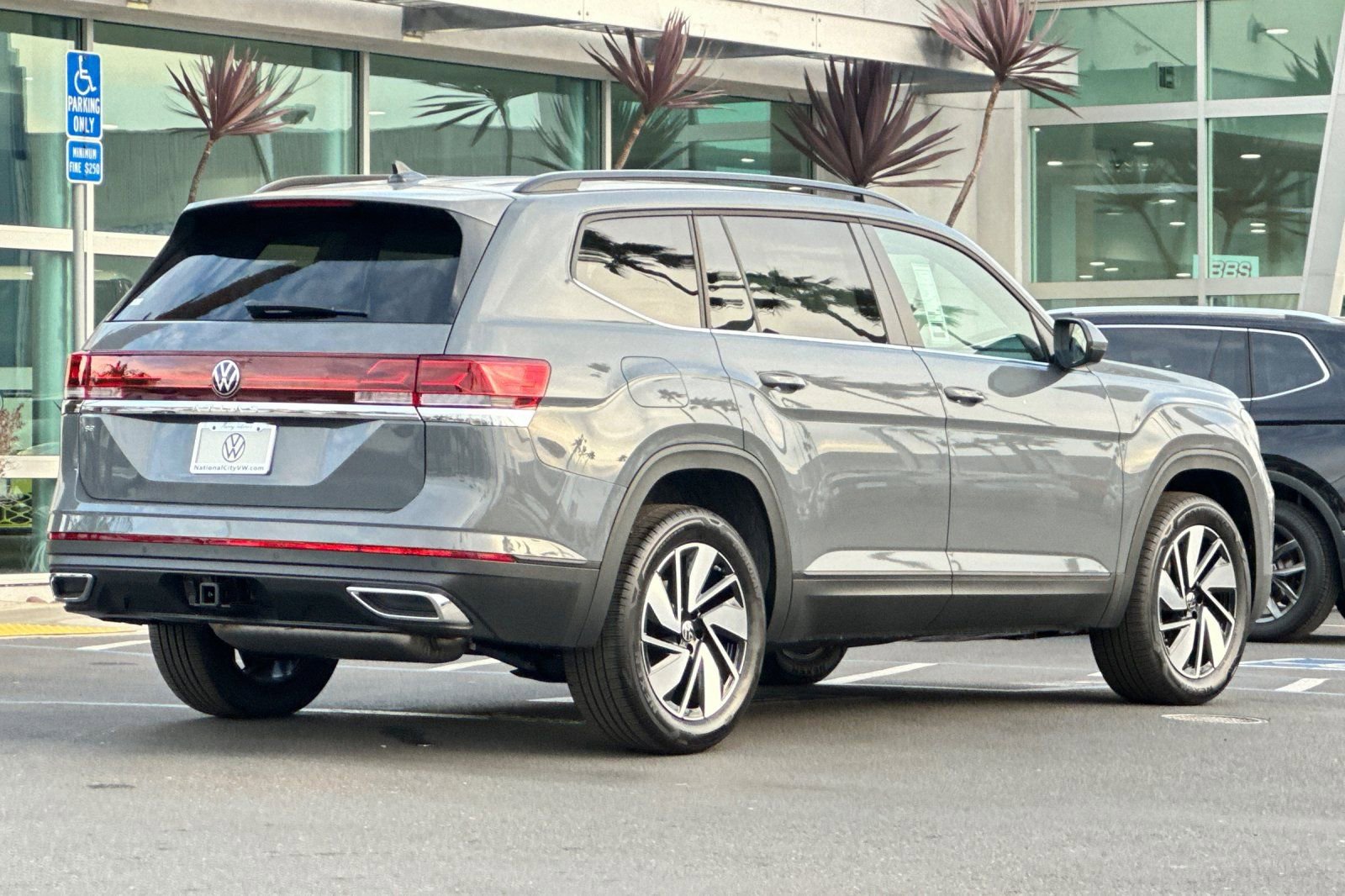 New 2026 Volkswagen Atlas SE image 5