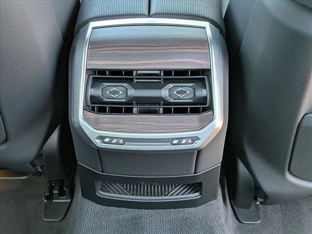 Used 2026 BMW i7 xDrive60 AWD/4WD image 18