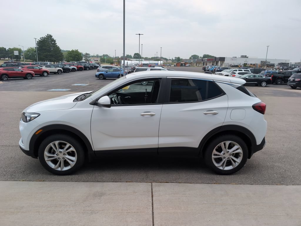 Used 2022 Buick Encore GX Preferred w/ Cold Weather Comfort Package AWD/4WD image 5