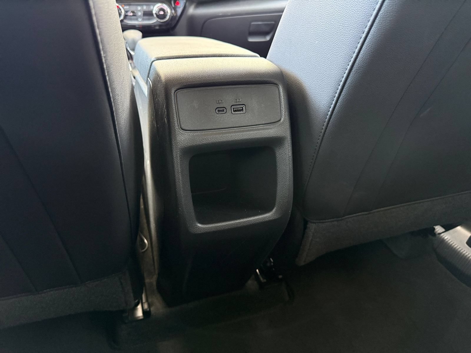 Used 2025 Chevrolet Trax LT FWD image 23