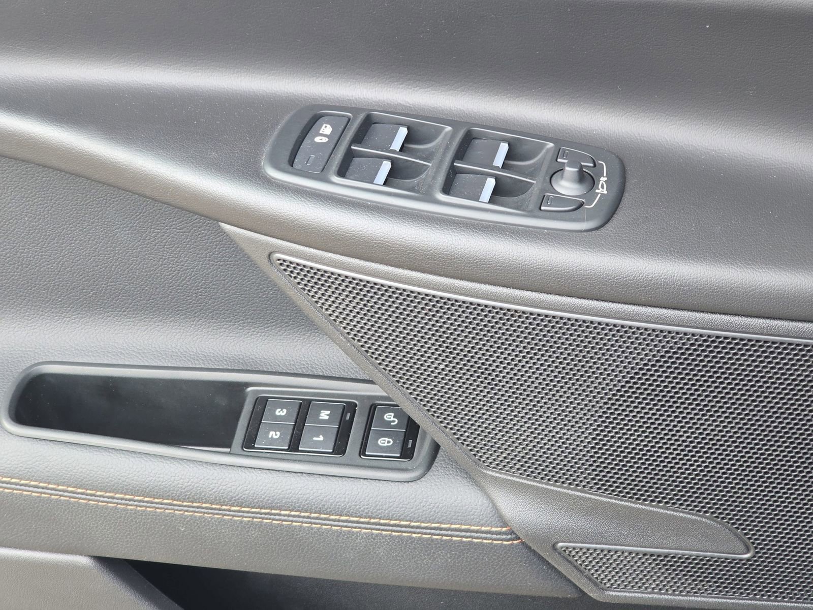 Used 2018 Jaguar XE Prestige image 32